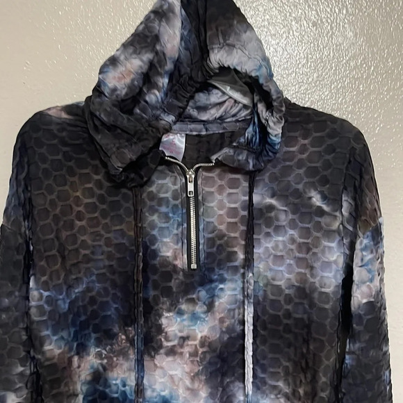 No Boundaries Super Stretch & Soft Honeycomb Hoodie Size M tie dye - Picture 2 of 10